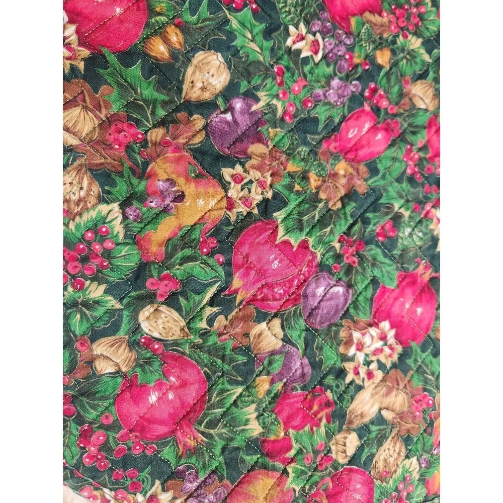 Vtg Retro Handmade Quilted Christmas Fabric Placemats‎ Pomegranate Fig Holly (6)